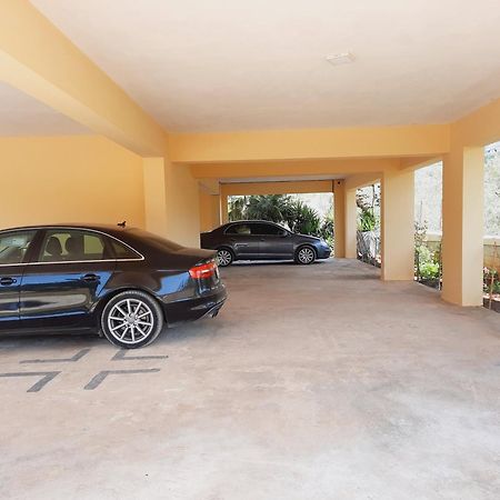 Amarildo Hotel Himare Exterior photo