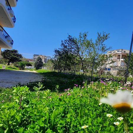 Amarildo Hotel Himare Exterior photo
