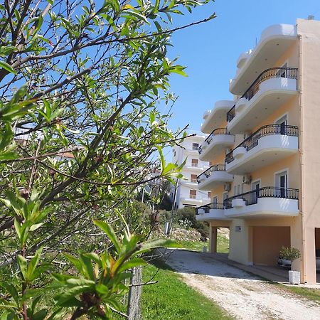 Amarildo Hotel Himare Exterior photo