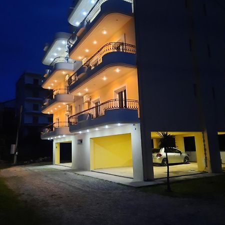Amarildo Hotel Himare Exterior photo