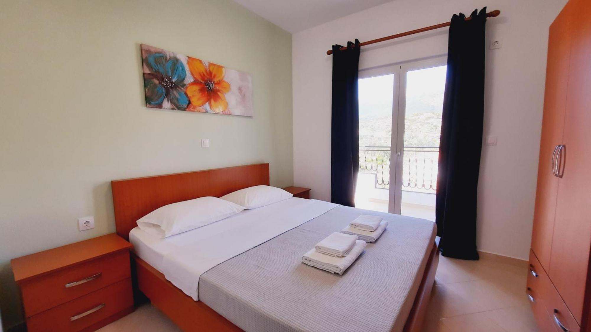 Amarildo Hotel Himare Exterior photo