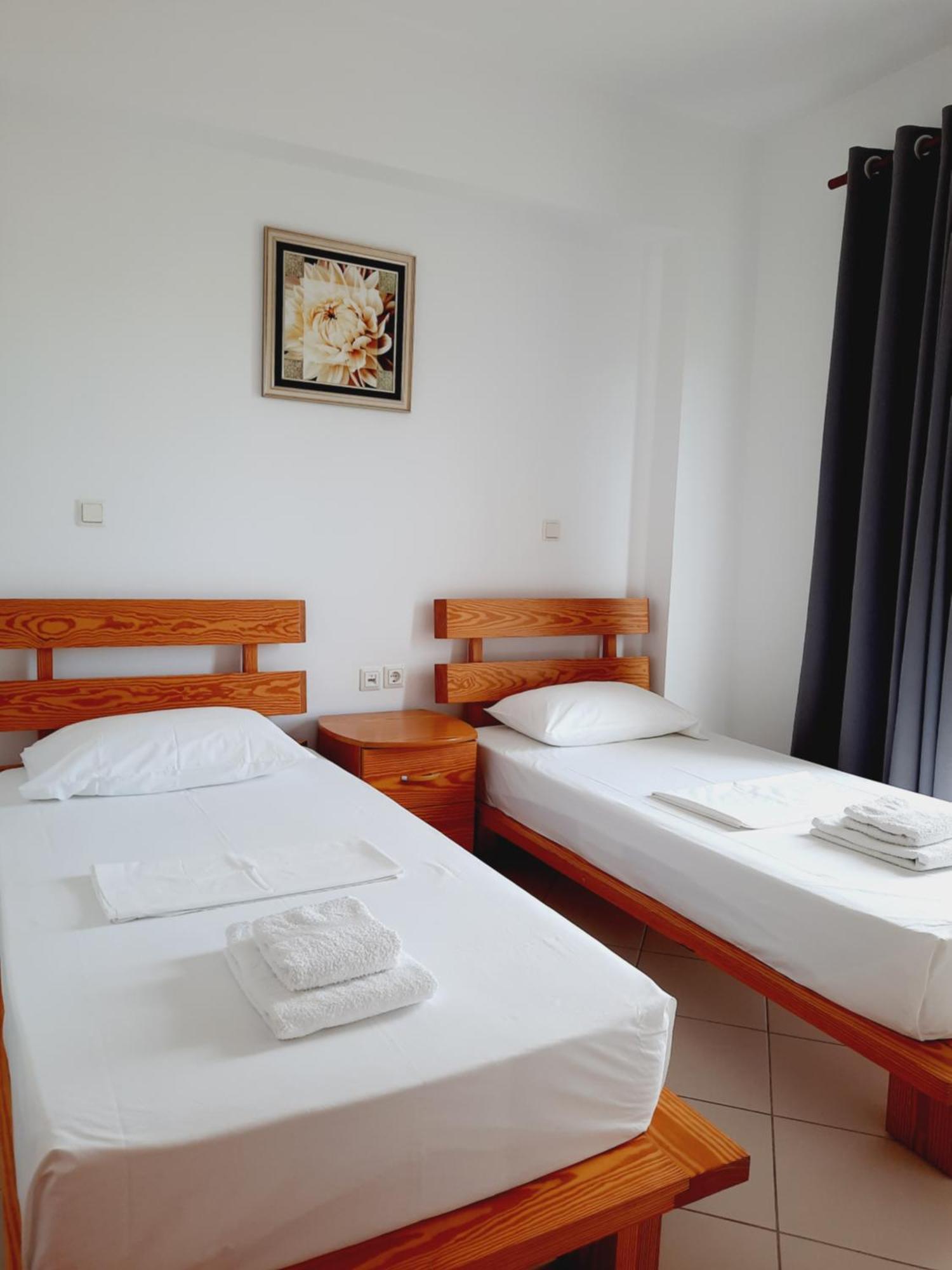 Amarildo Hotel Himare Exterior photo