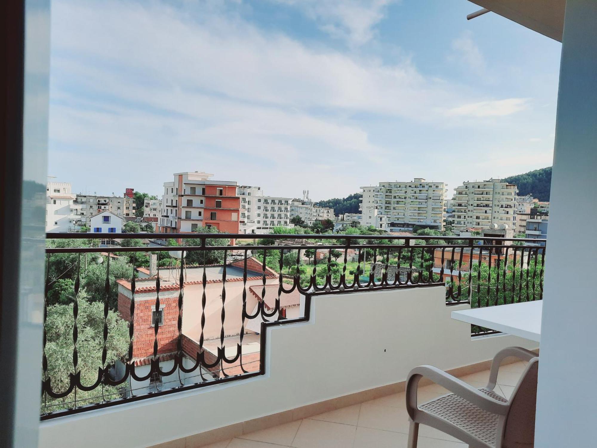 Amarildo Hotel Himare Exterior photo