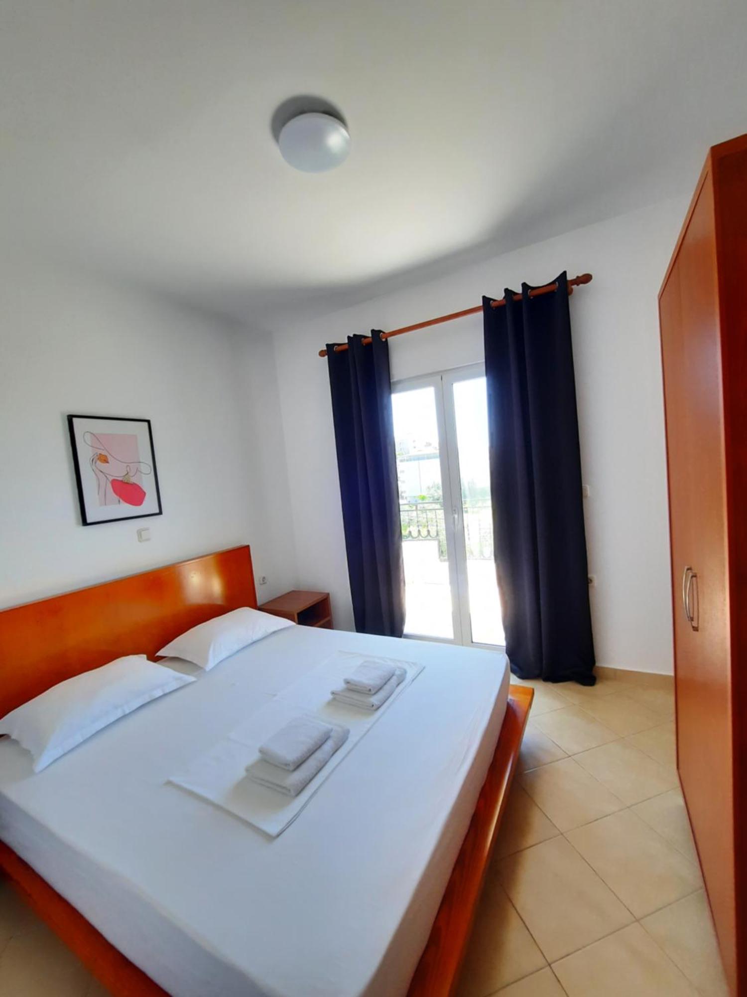 Amarildo Hotel Himare Exterior photo