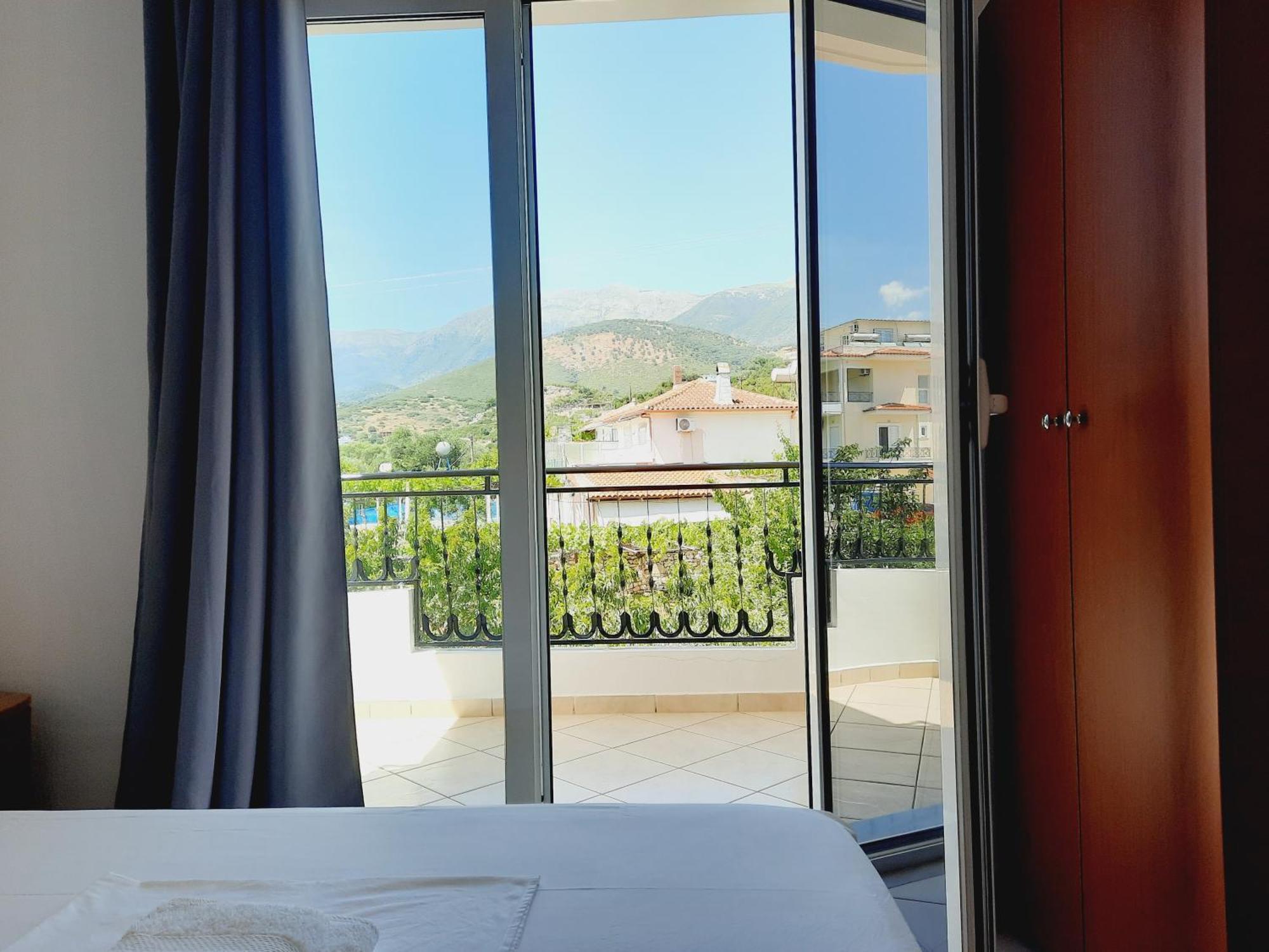Amarildo Hotel Himare Exterior photo