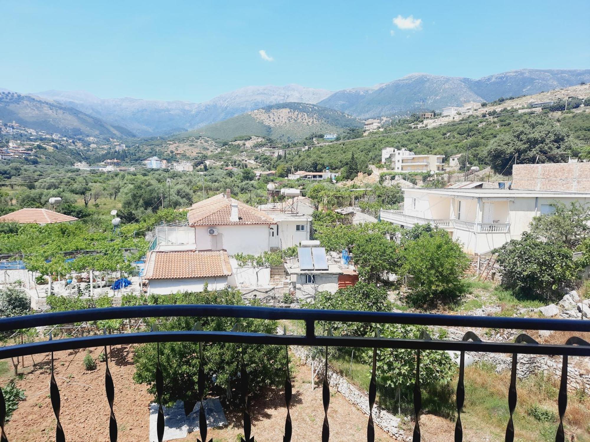Amarildo Hotel Himare Exterior photo