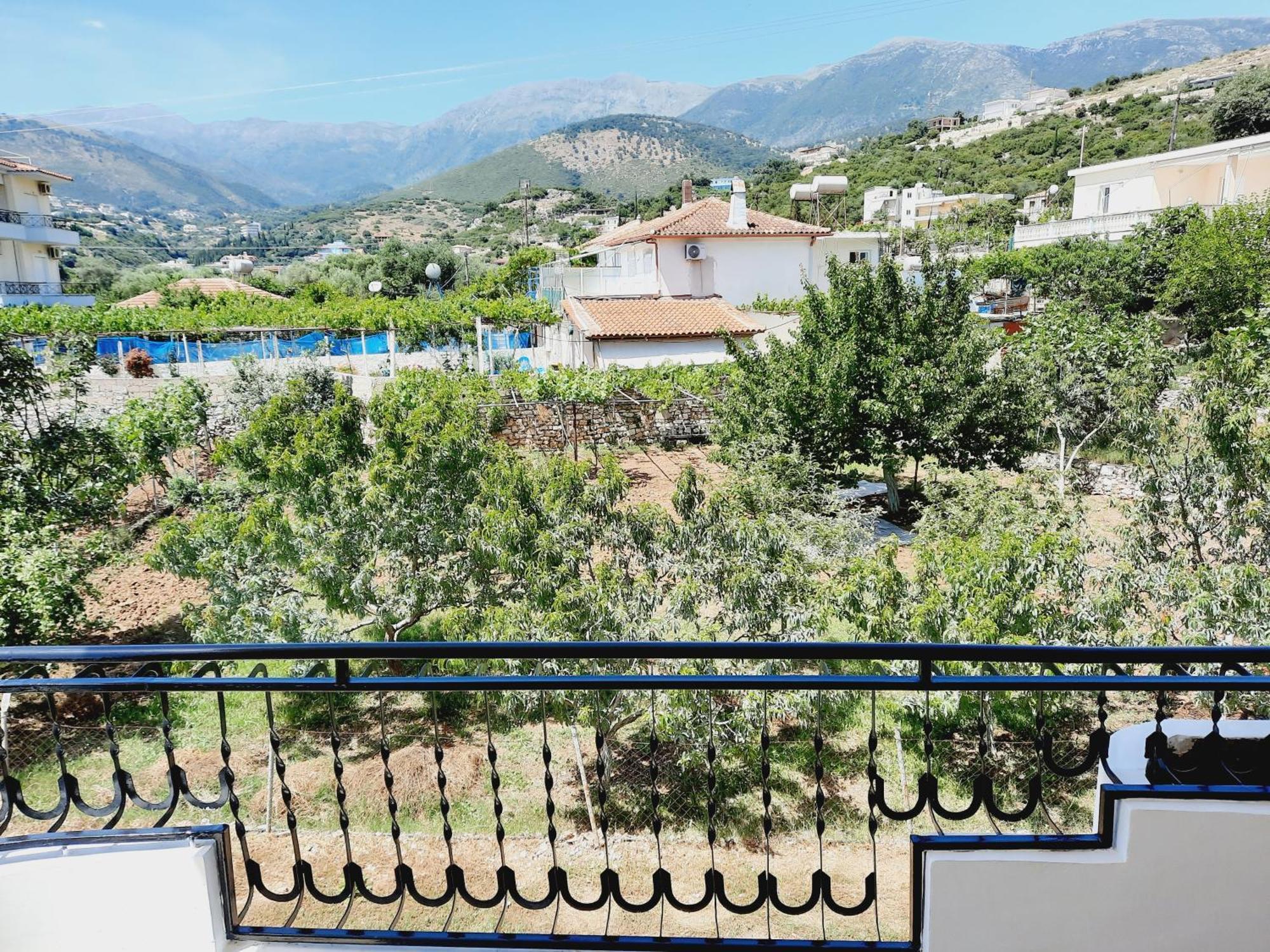 Amarildo Hotel Himare Exterior photo