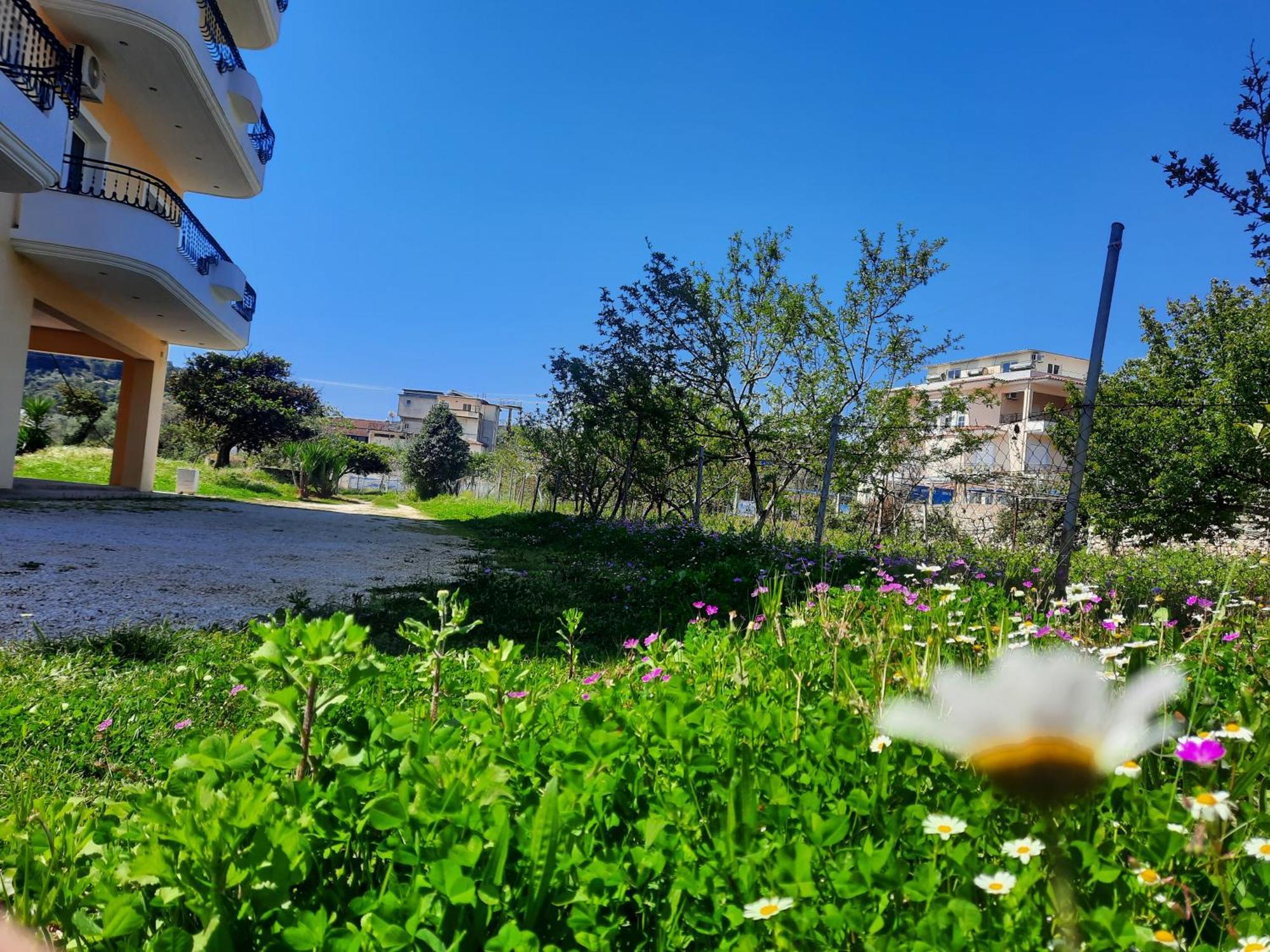 Amarildo Hotel Himare Exterior photo