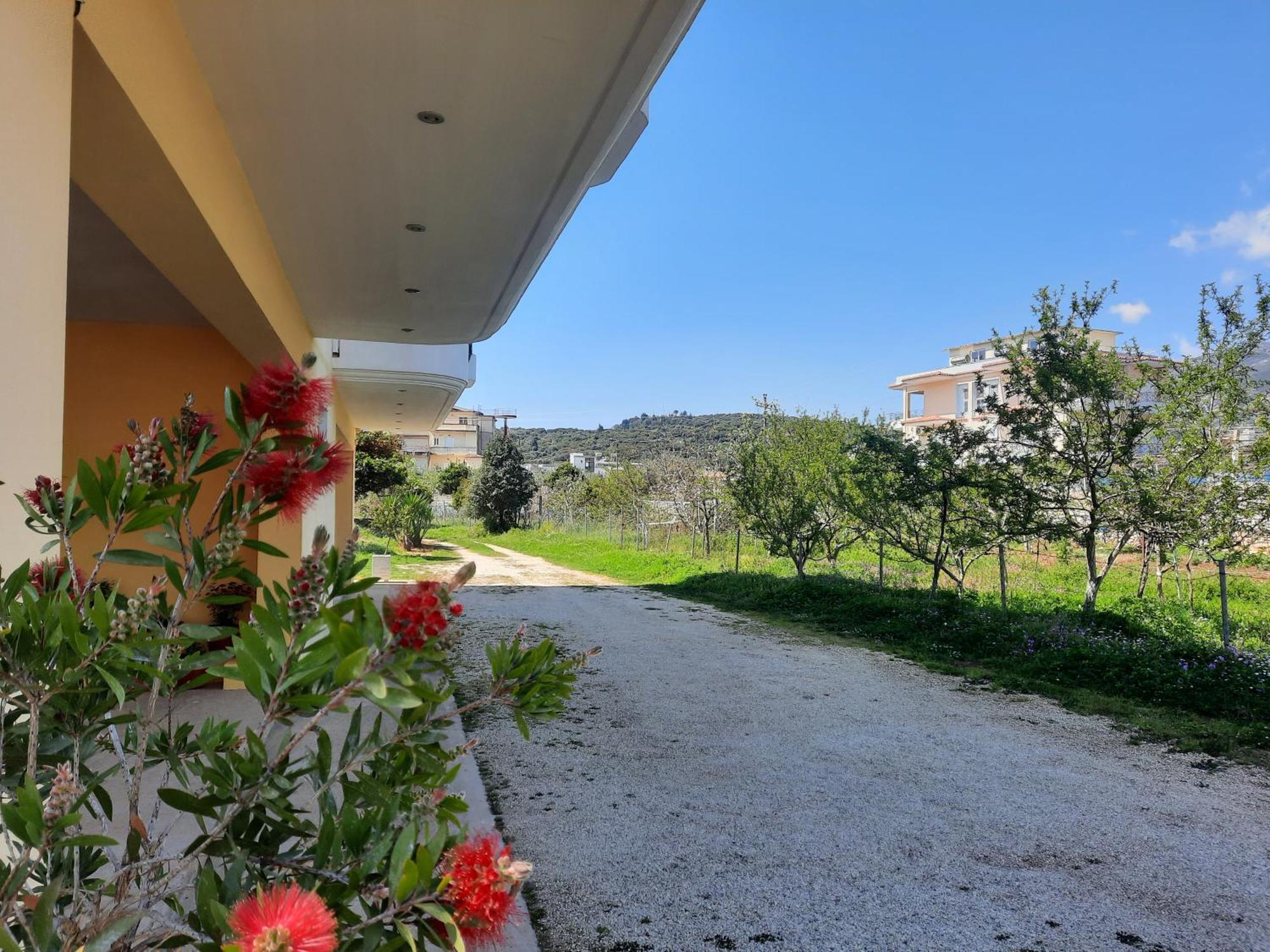 Amarildo Hotel Himare Exterior photo