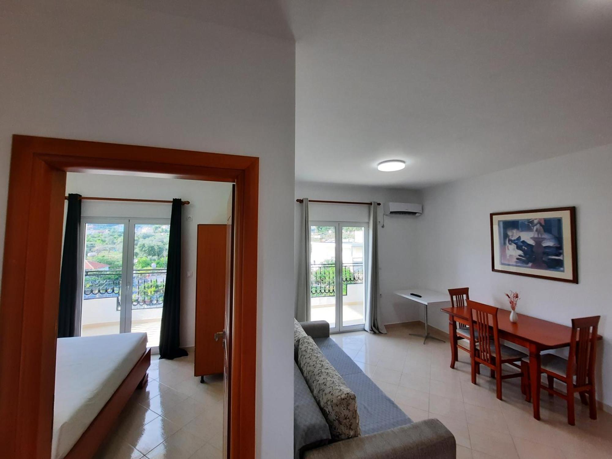 Amarildo Hotel Himare Exterior photo