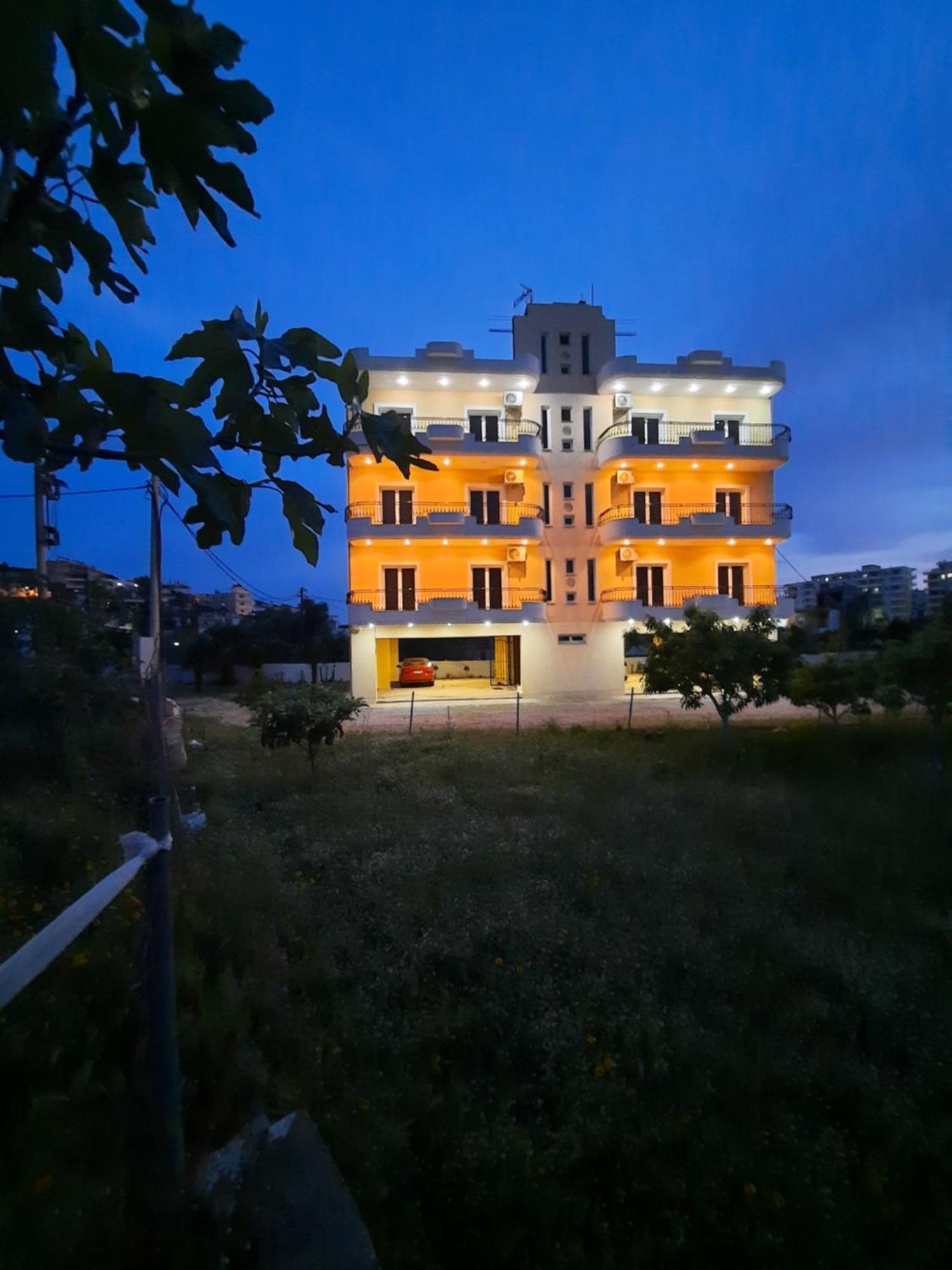 Amarildo Hotel Himare Exterior photo