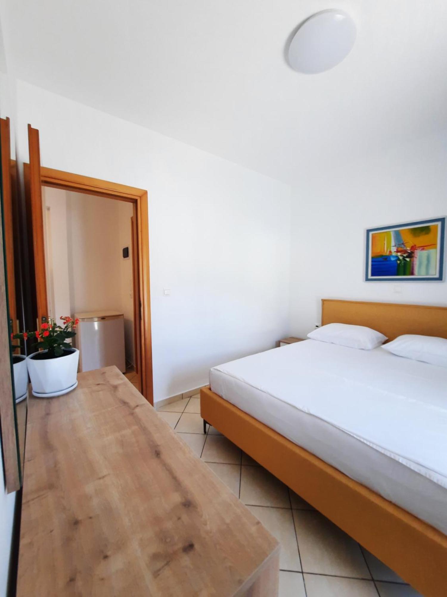 Amarildo Hotel Himare Exterior photo