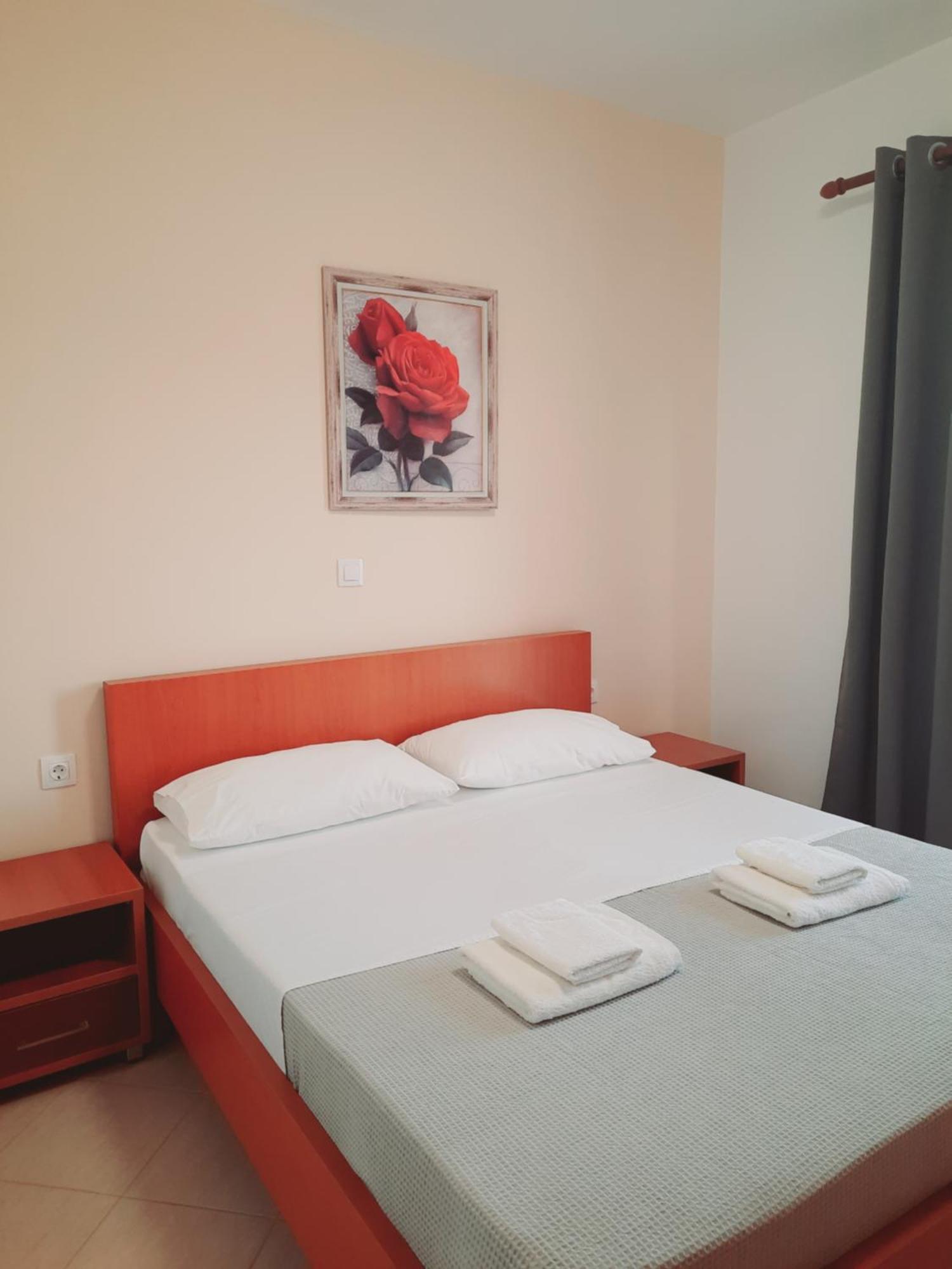 Amarildo Hotel Himare Exterior photo