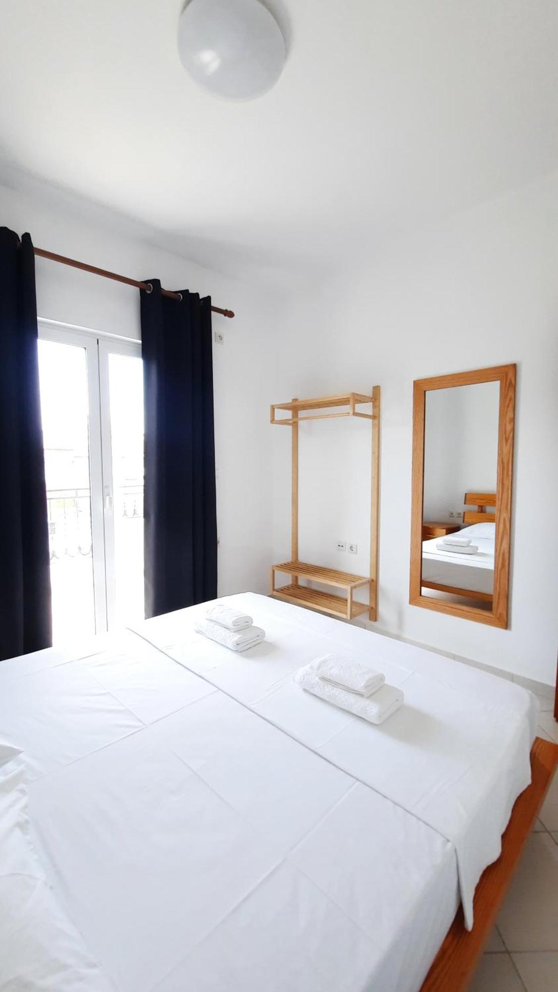 Amarildo Hotel Himare Exterior photo