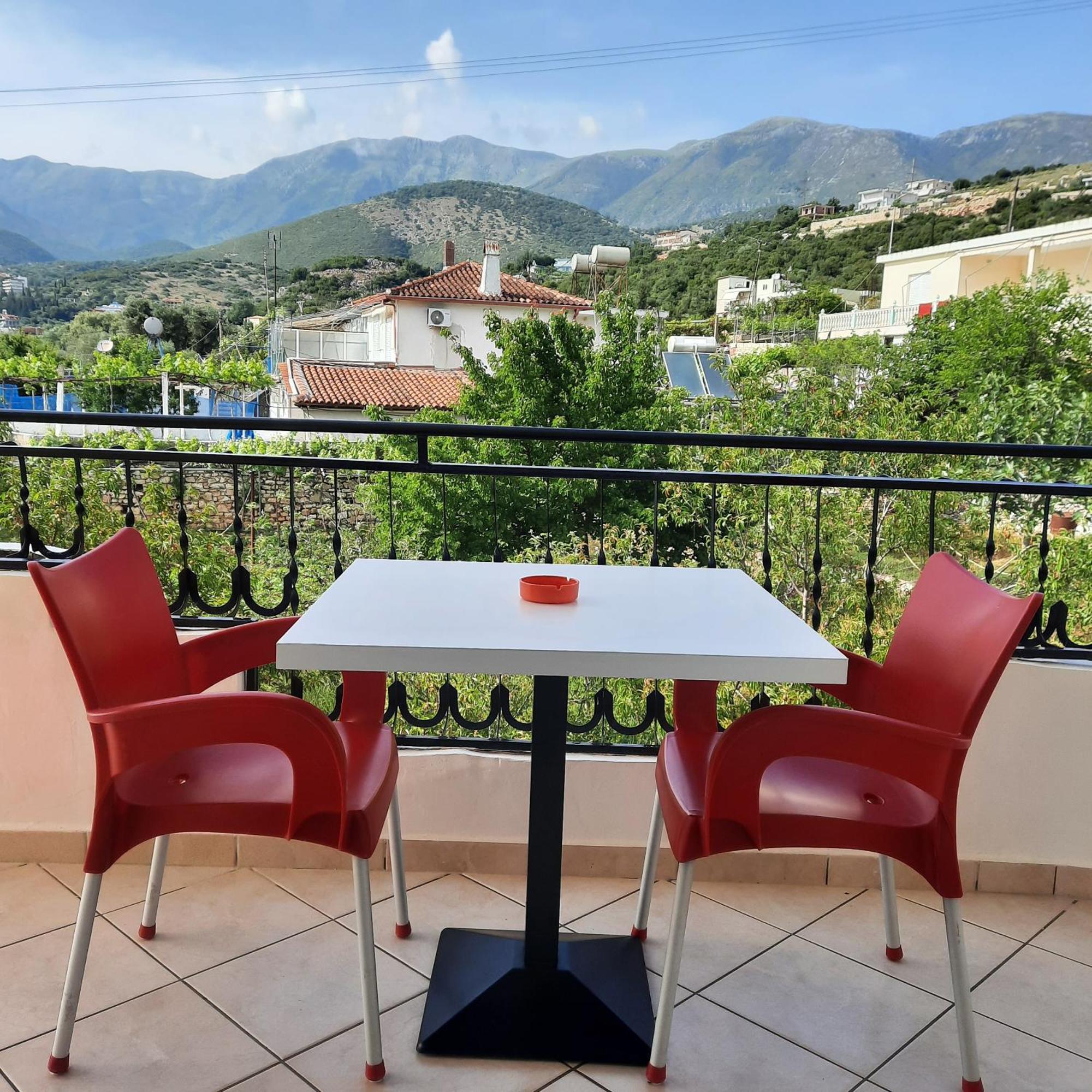 Amarildo Hotel Himare Exterior photo