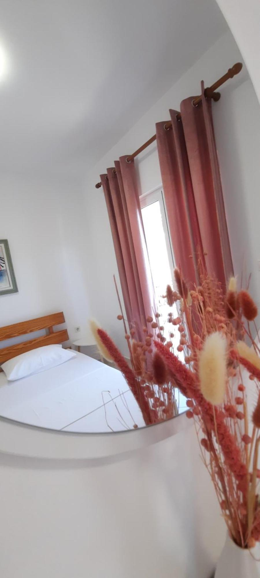 Amarildo Hotel Himare Exterior photo