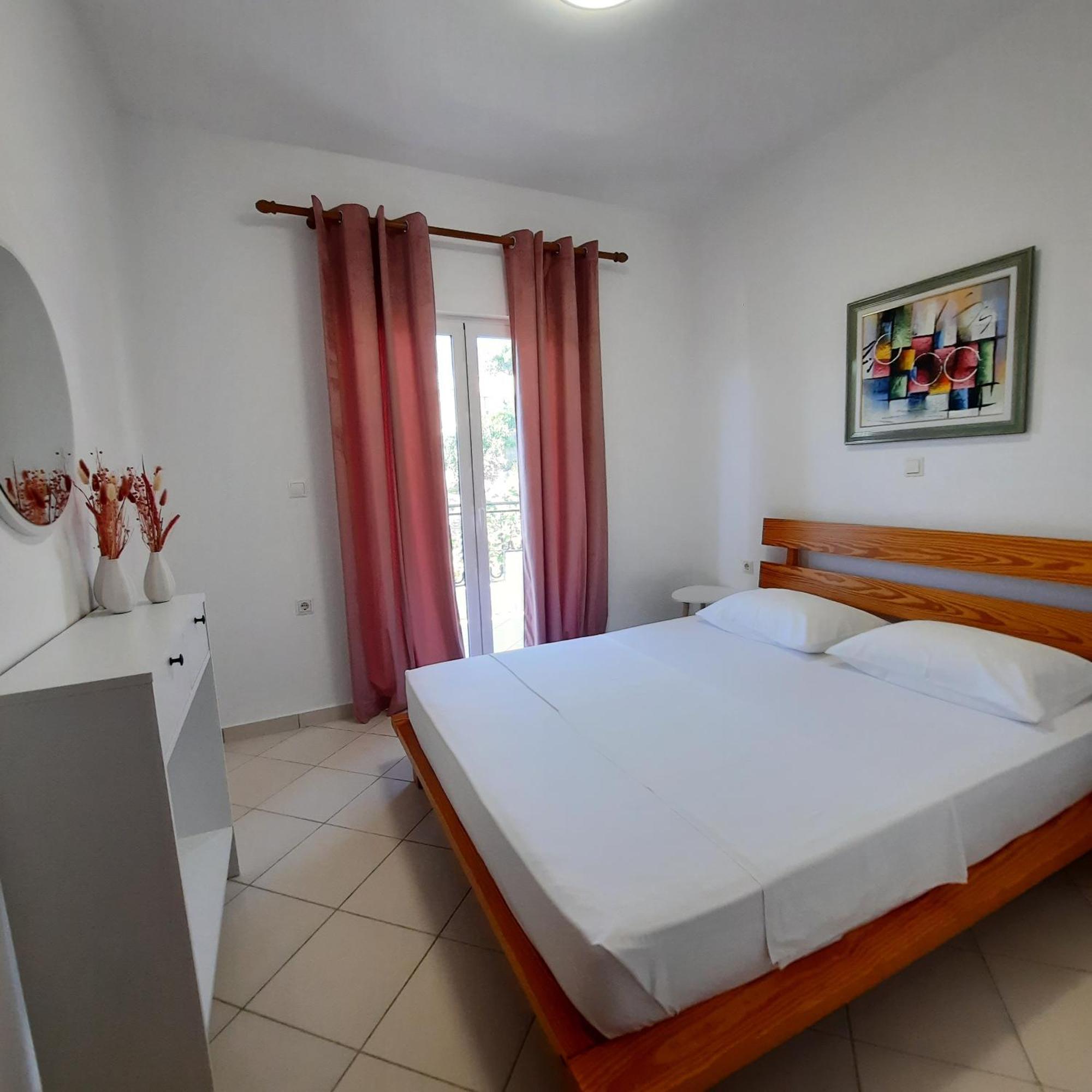 Amarildo Hotel Himare Exterior photo