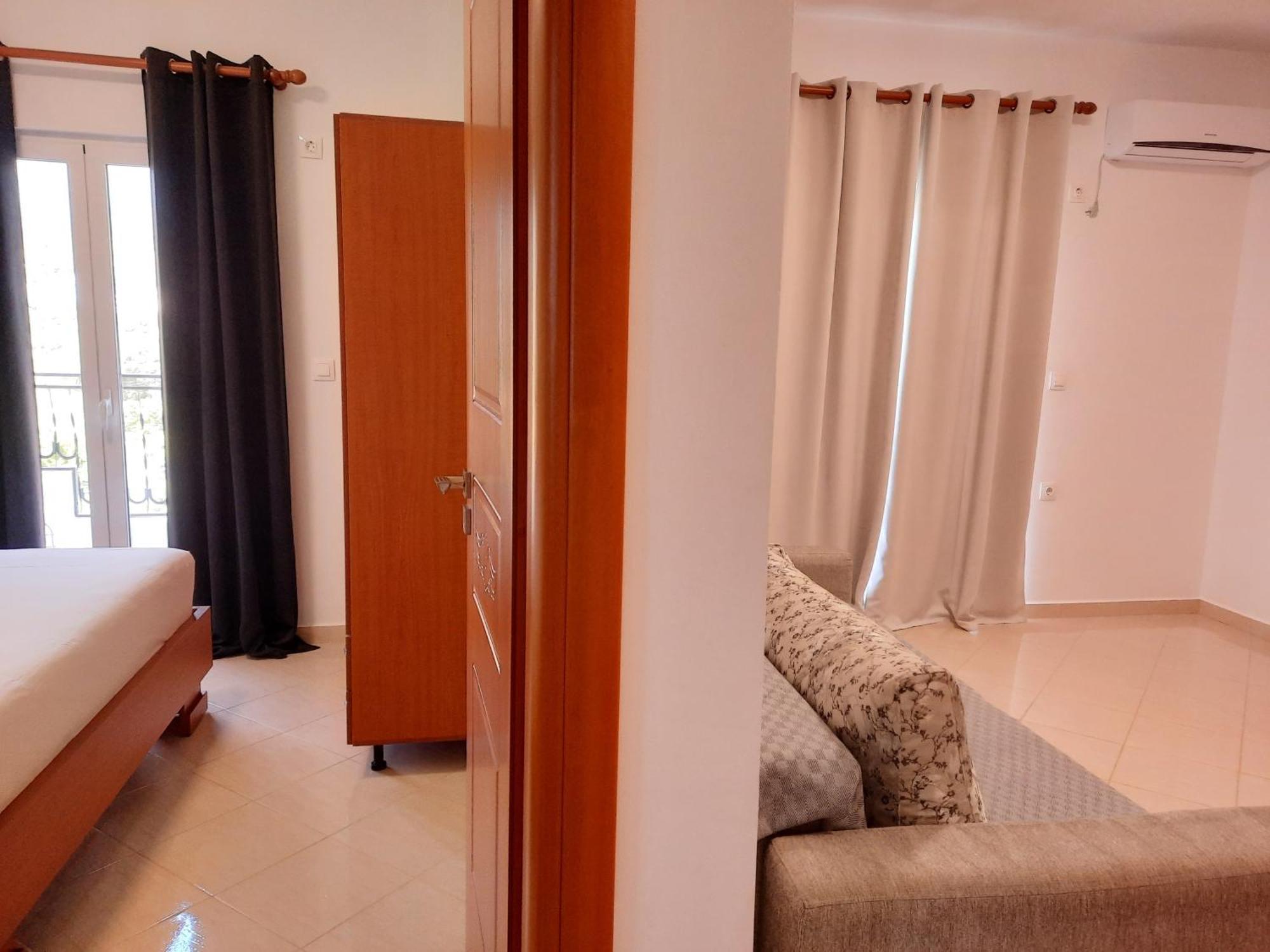 Amarildo Hotel Himare Exterior photo